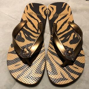 Brighton bronze and Black Zuma Sandals with alligator adornment